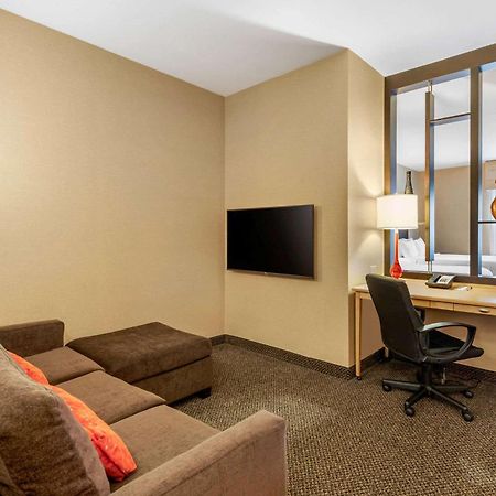 Cambria Hotel Akron - Canton Airport Uniontown Екстер'єр фото