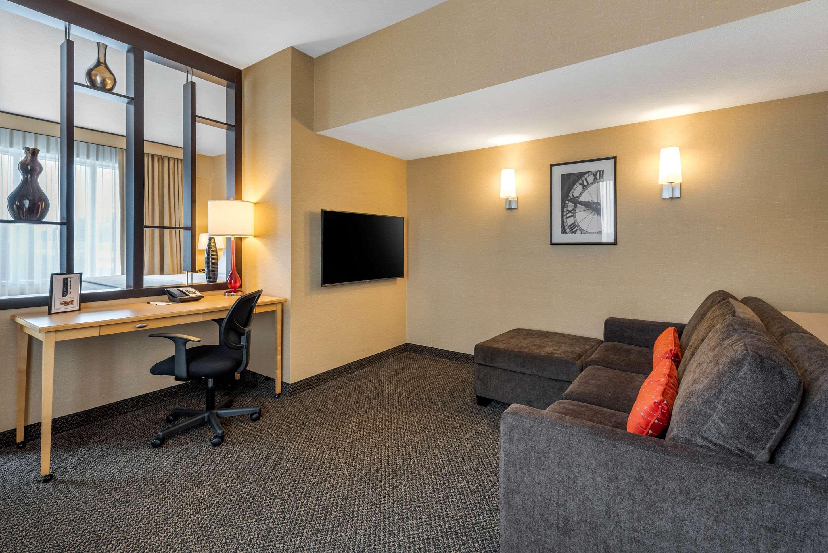 Cambria Hotel Akron - Canton Airport Uniontown Екстер'єр фото