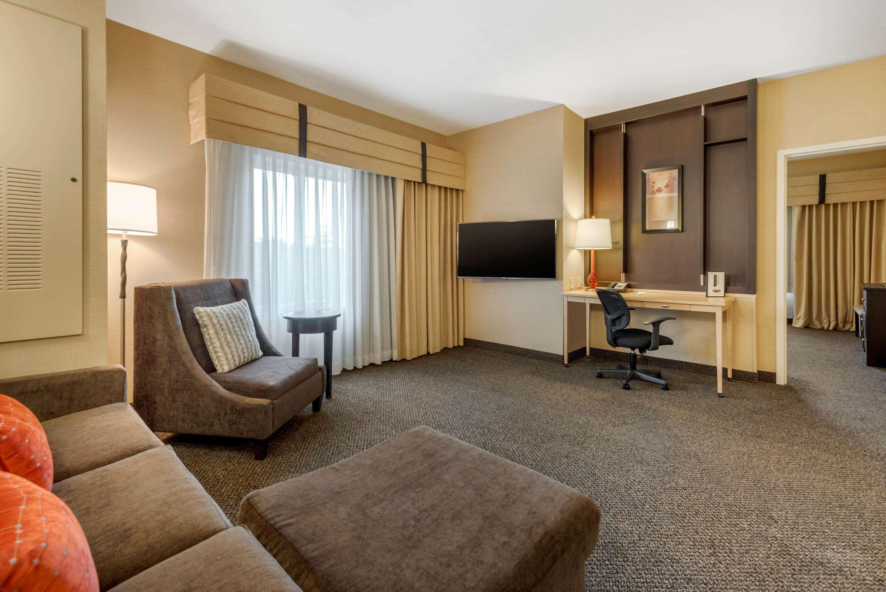 Cambria Hotel Akron - Canton Airport Uniontown Екстер'єр фото