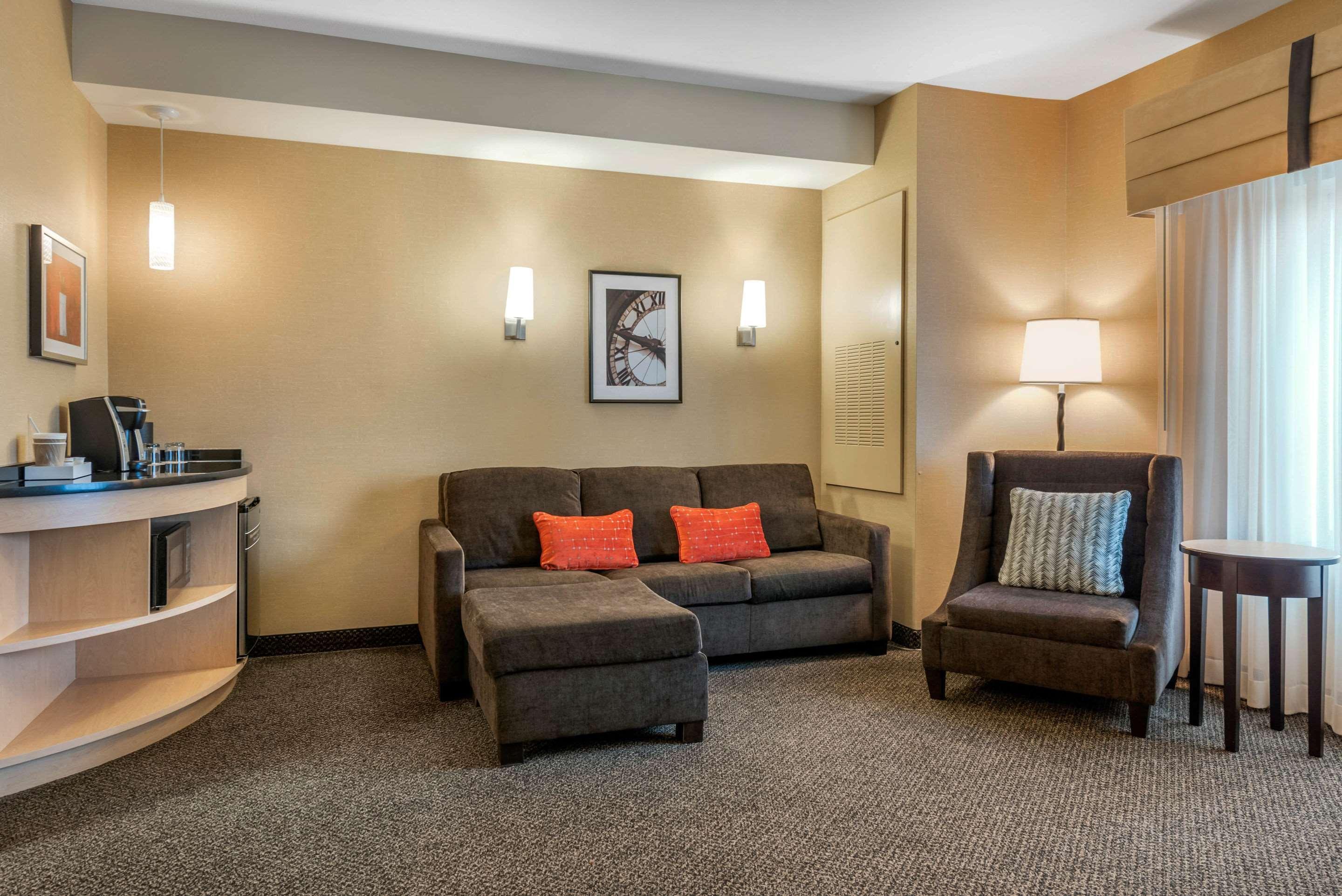 Cambria Hotel Akron - Canton Airport Uniontown Екстер'єр фото