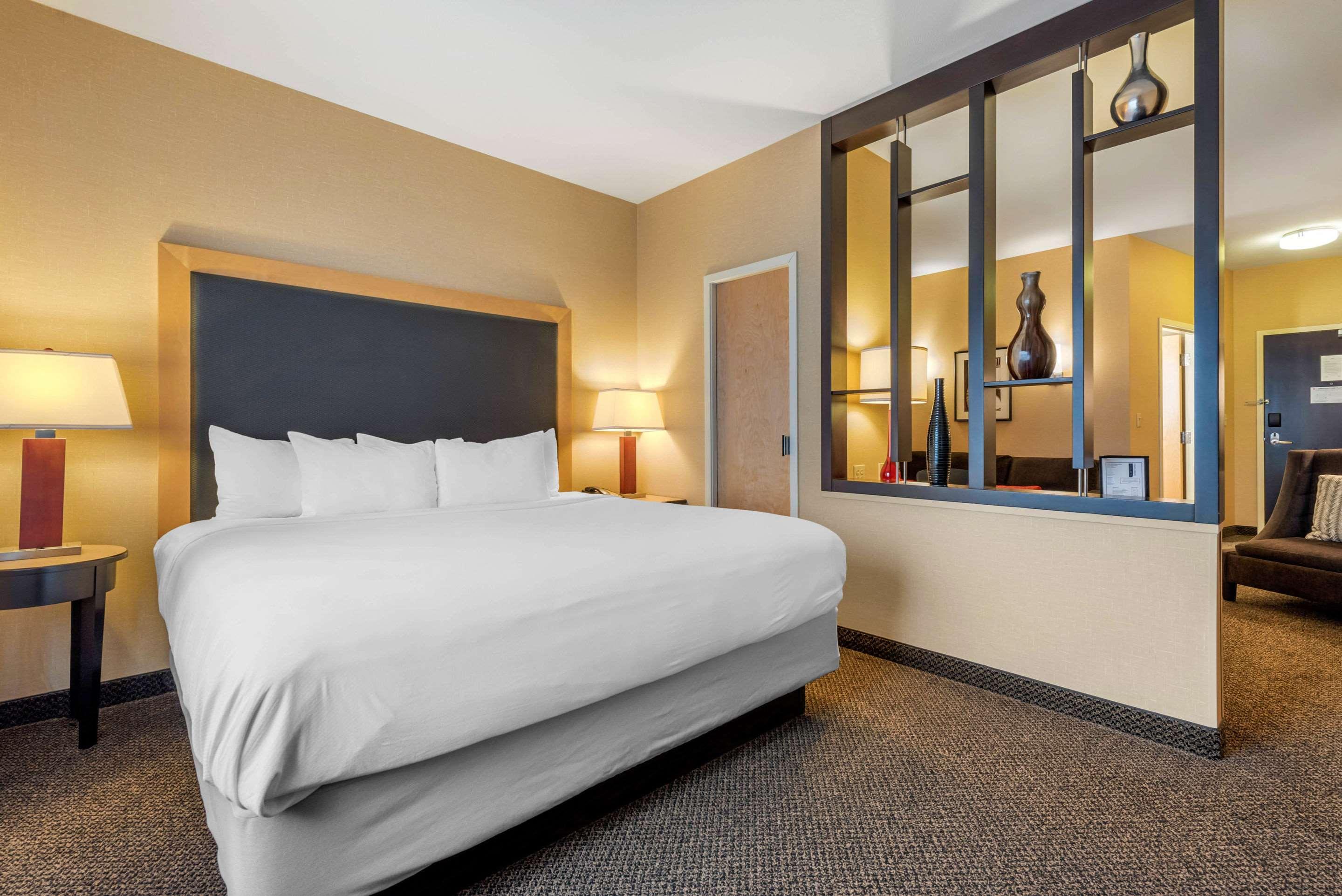 Cambria Hotel Akron - Canton Airport Uniontown Екстер'єр фото
