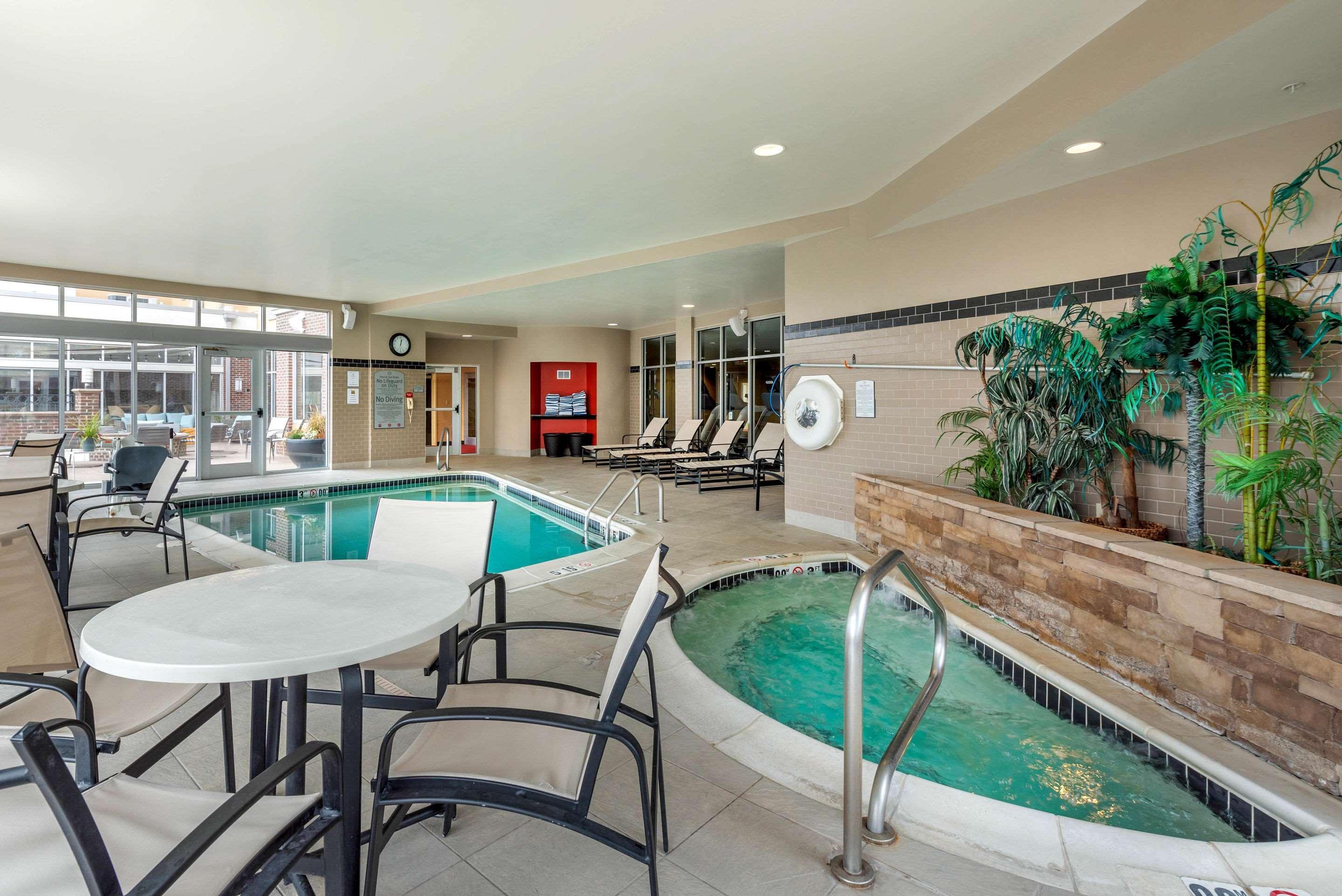 Cambria Hotel Akron - Canton Airport Uniontown Екстер'єр фото