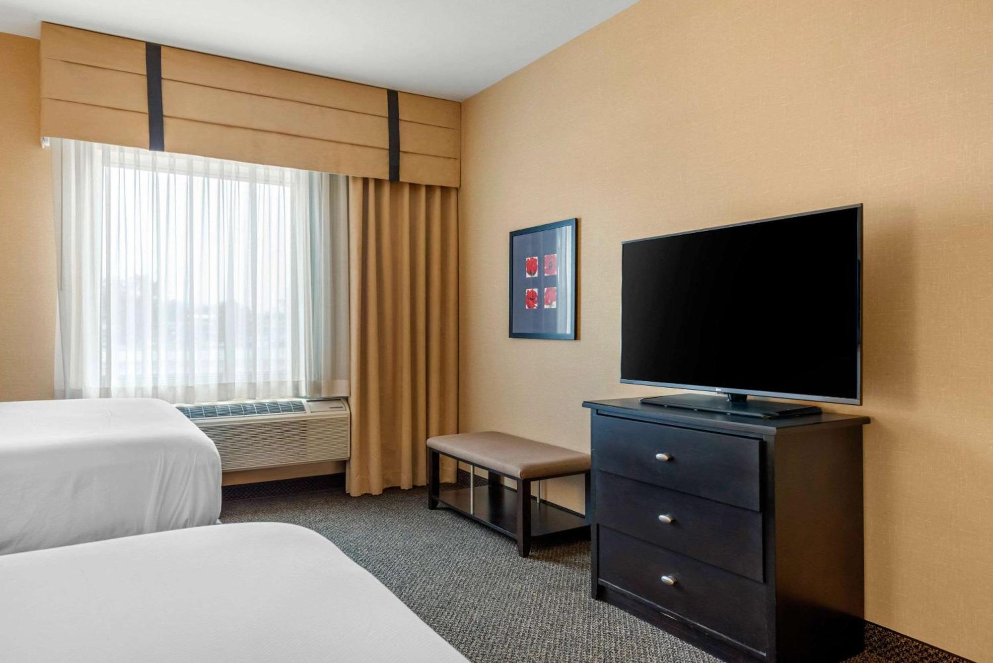 Cambria Hotel Akron - Canton Airport Uniontown Екстер'єр фото