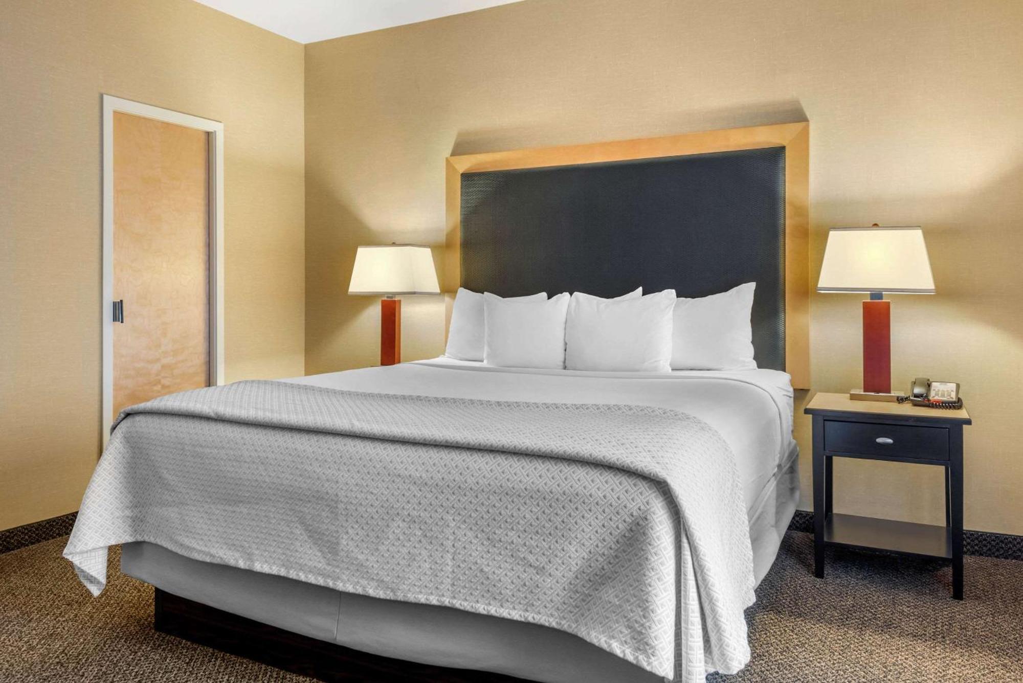 Cambria Hotel Akron - Canton Airport Uniontown Екстер'єр фото