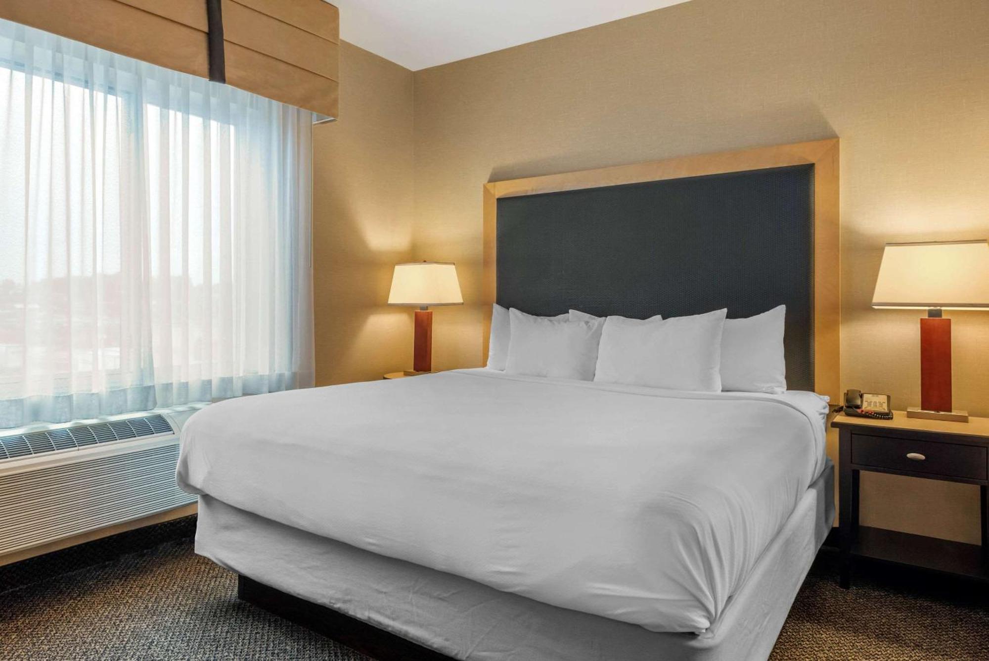 Cambria Hotel Akron - Canton Airport Uniontown Екстер'єр фото